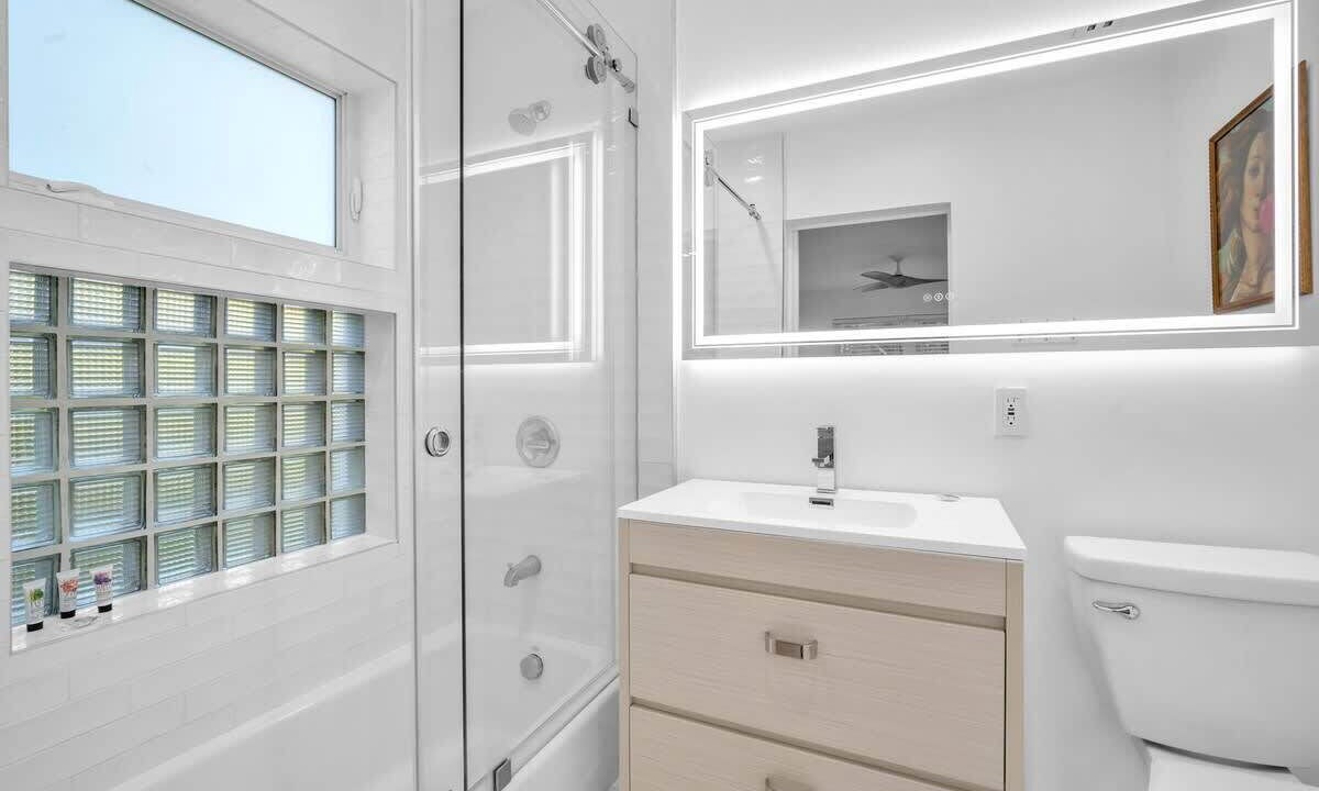 Photo of Bathroom in Northeast Coconut Grove