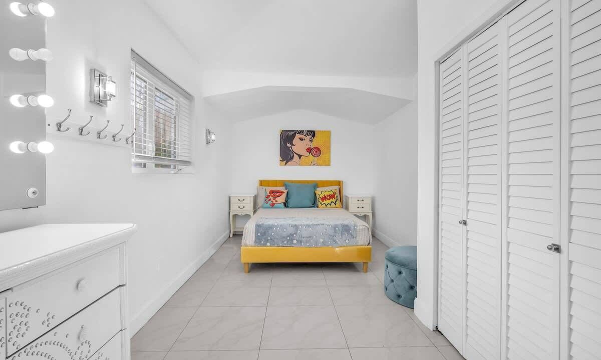 Photo of Bedroom in Northeast Coconut Grove