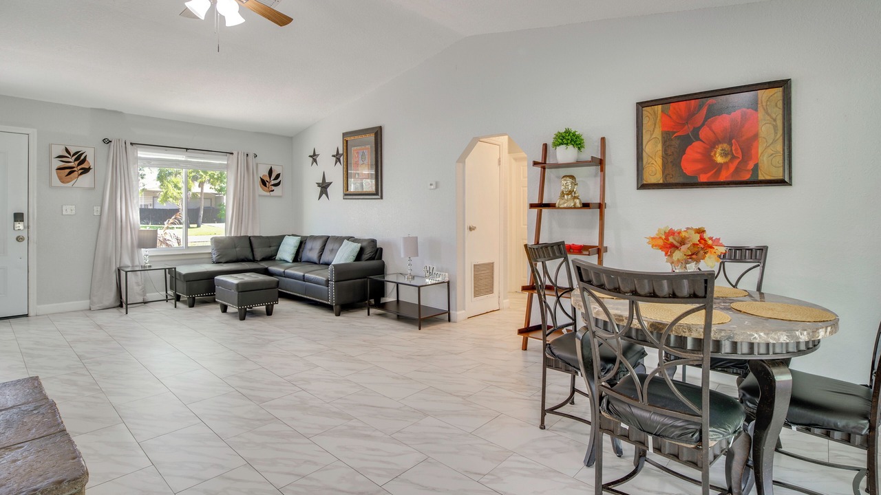 Photo of Livingroom in Palm Bay