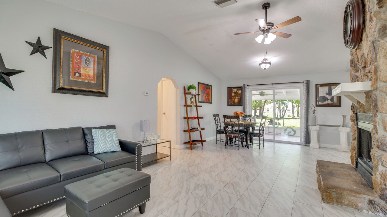Photo of Livingroom in Palm Bay