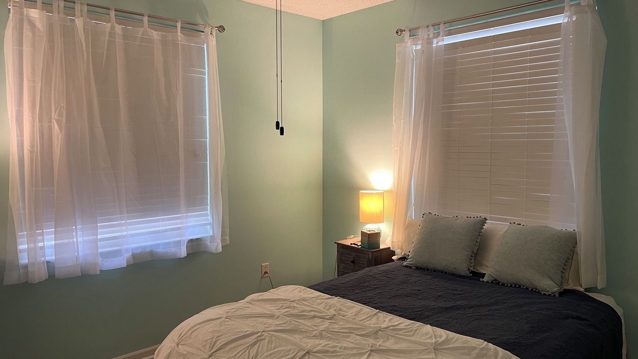 Photo of Bedroom in Greenview Shores
