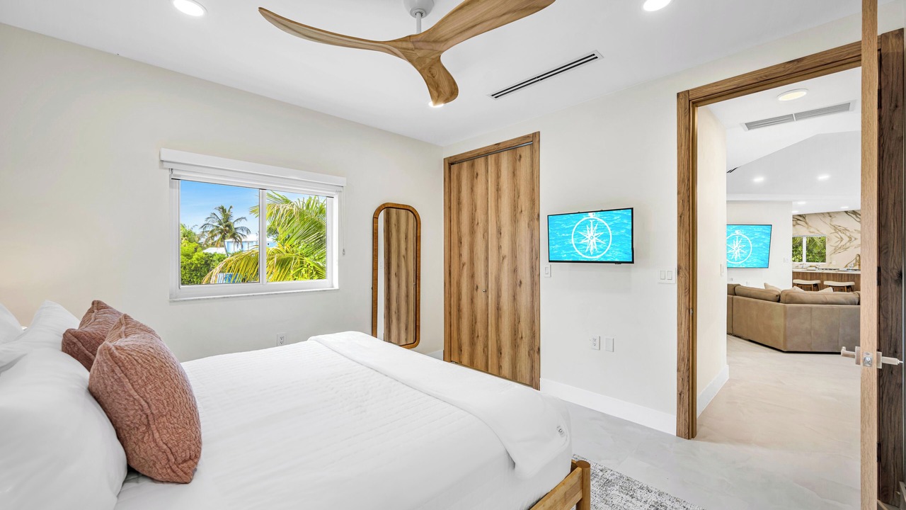Photo of Bedroom in Lower Matecumbe Key