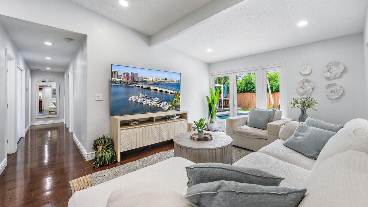 Photo of Livingroom in Florida North Atlantic Coast