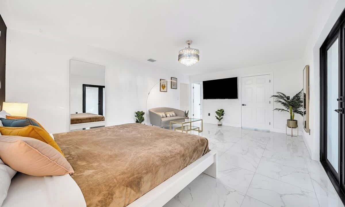 Photo of Bedroom in Golden Glades