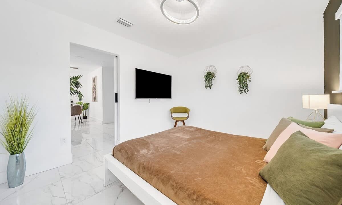 Photo of Bedroom in Golden Glades