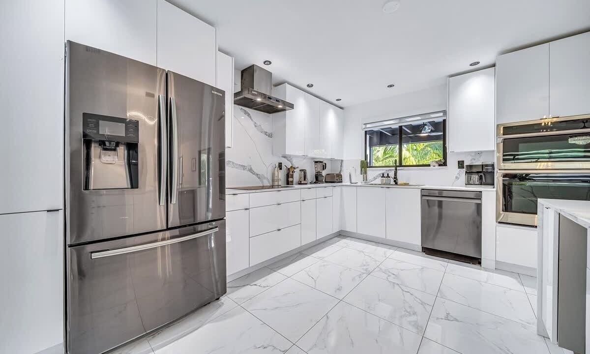 Photo of Kitchen in Golden Glades