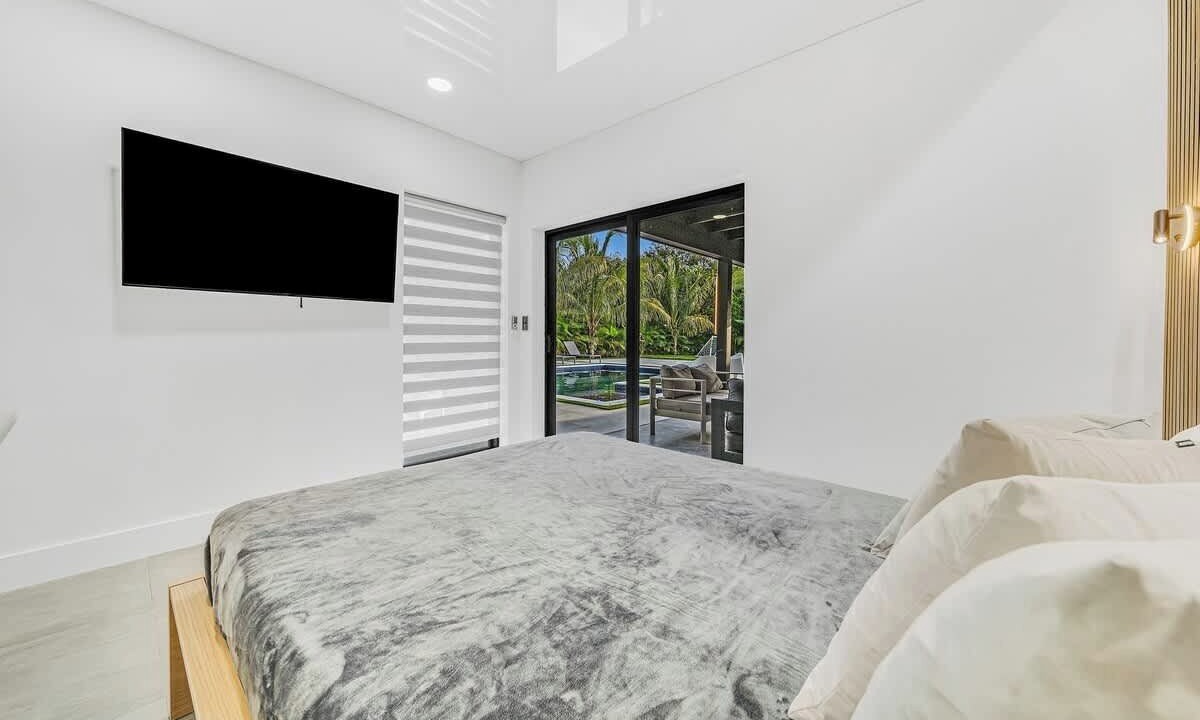 Photo of Bedroom in Golden Glades