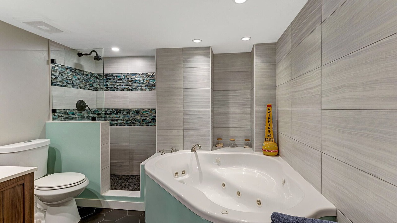 Photo of Bathroom in Islamorada