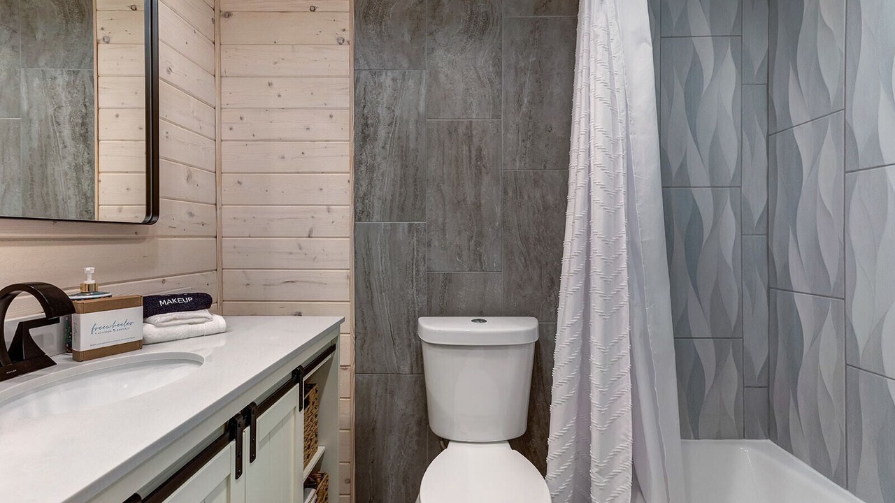 Photo of Bathroom in Islamorada