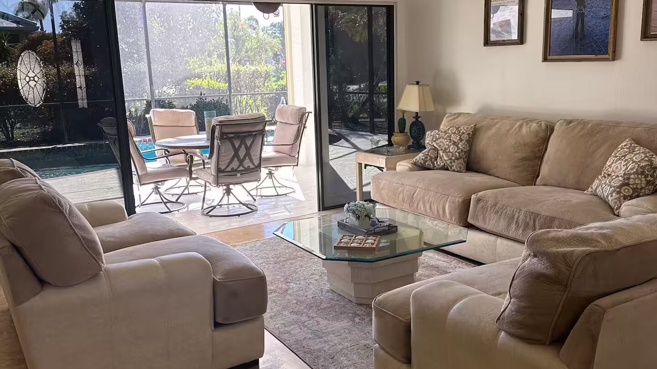 Photo of Livingroom in Gateway