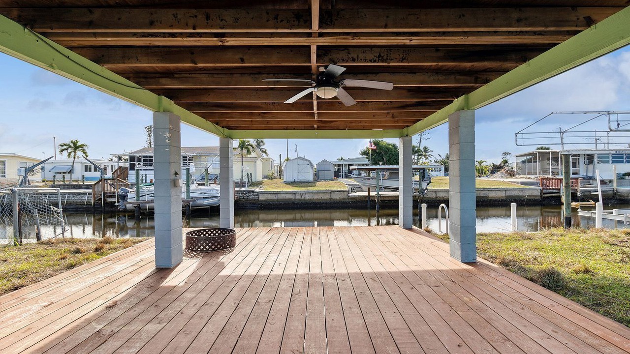 Photo of Patio Balcony in Flamingo Bay