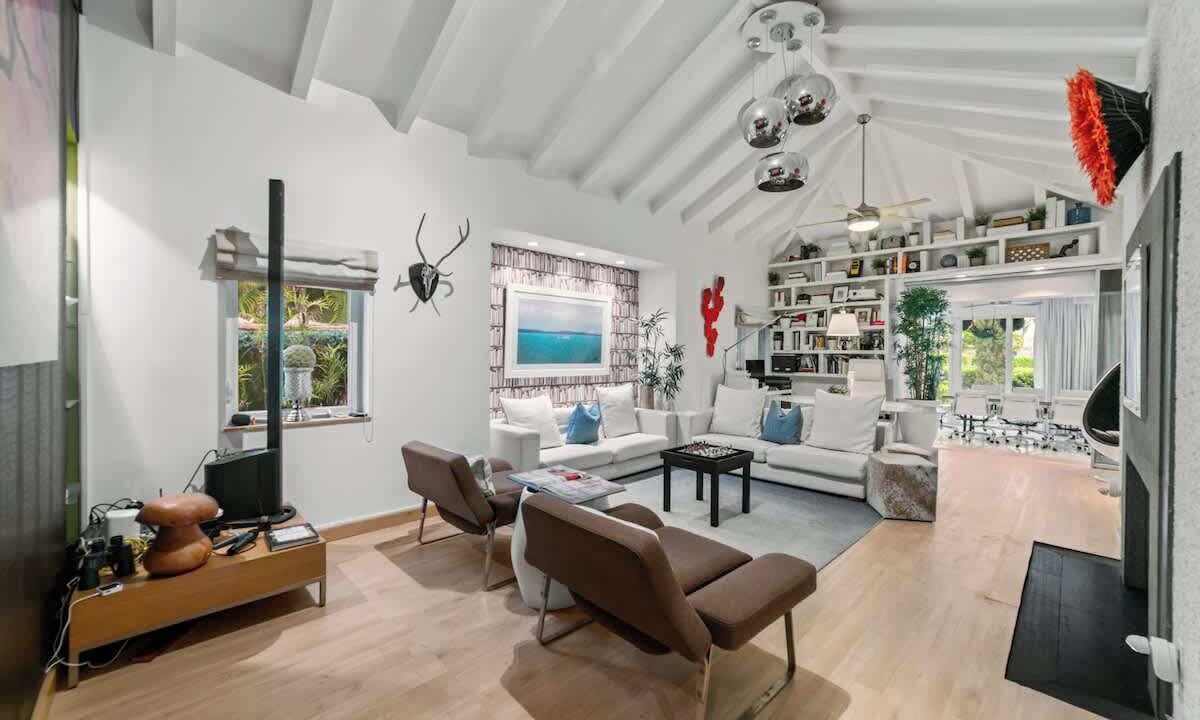 Photo of Livingroom in Northeast Miami