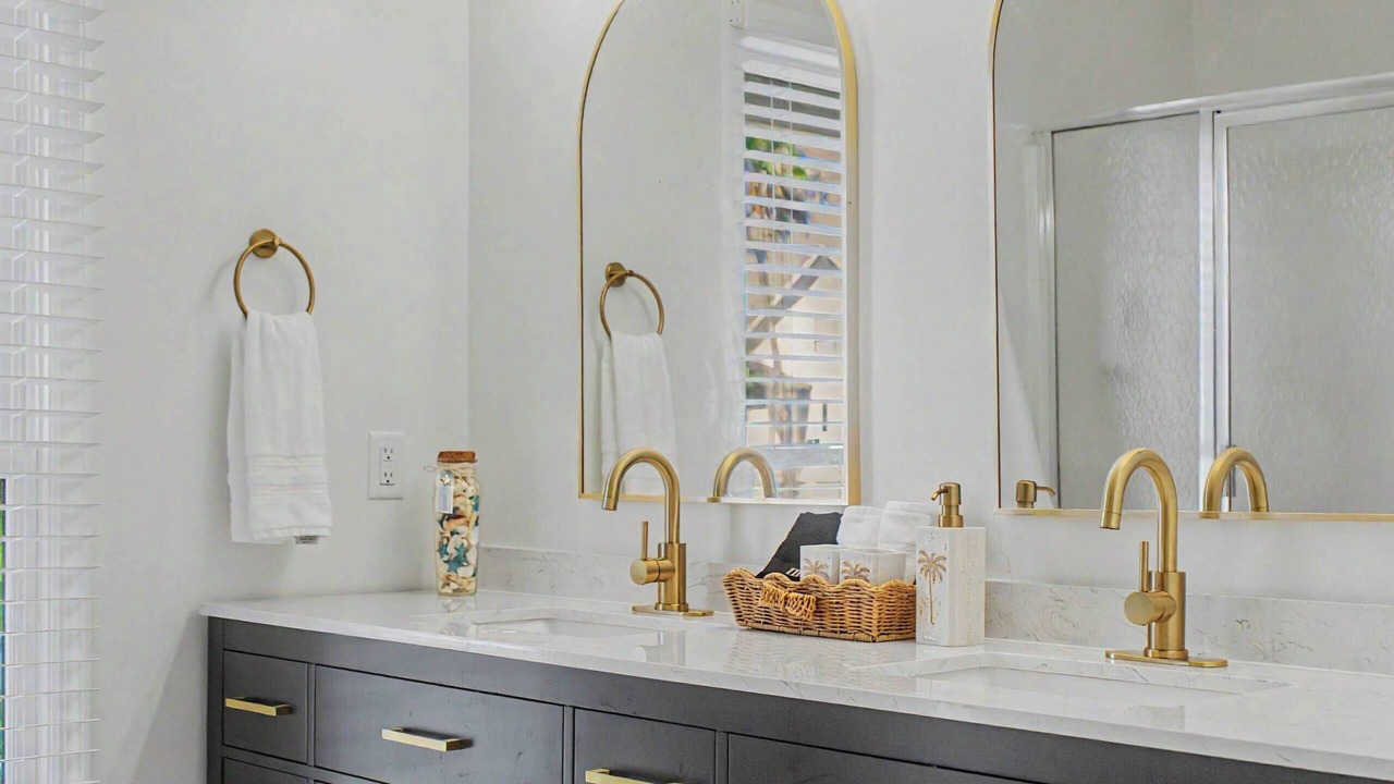 Photo of Bathroom in Beachwalk