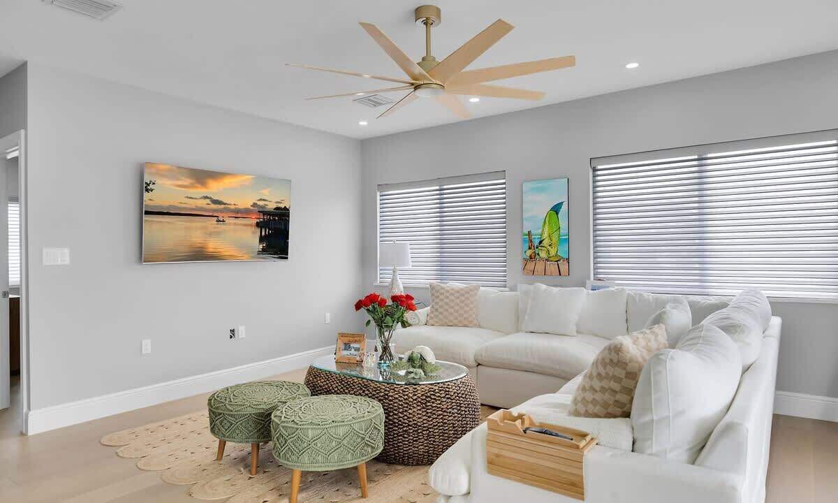 Photo of Livingroom in Venetian Shores