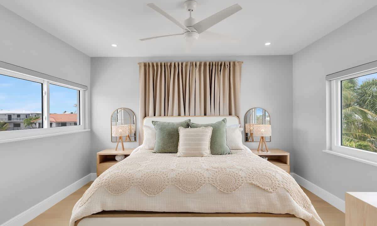 Photo of Bedroom in Venetian Shores