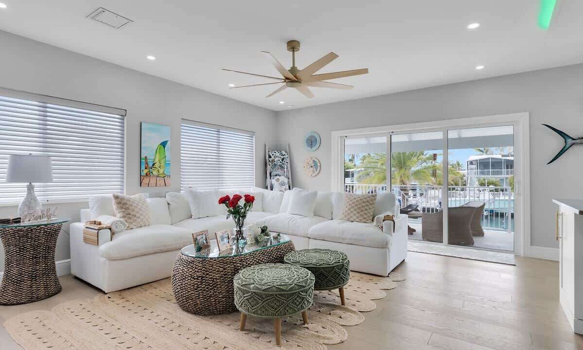 Photo of Livingroom in Venetian Shores