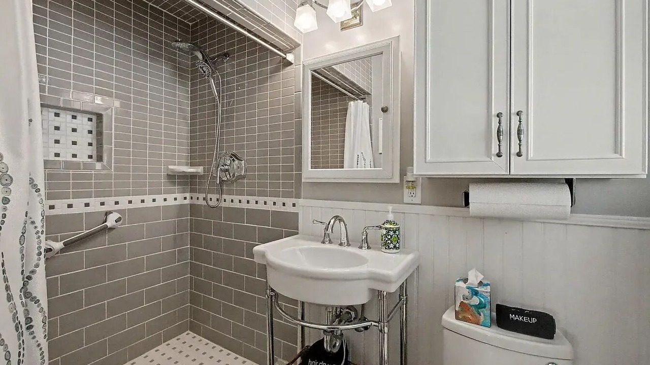 Photo of Bathroom in Palm Beach Shores