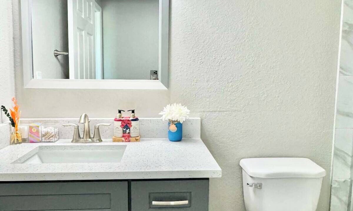Photo of Bathroom in Diplomat