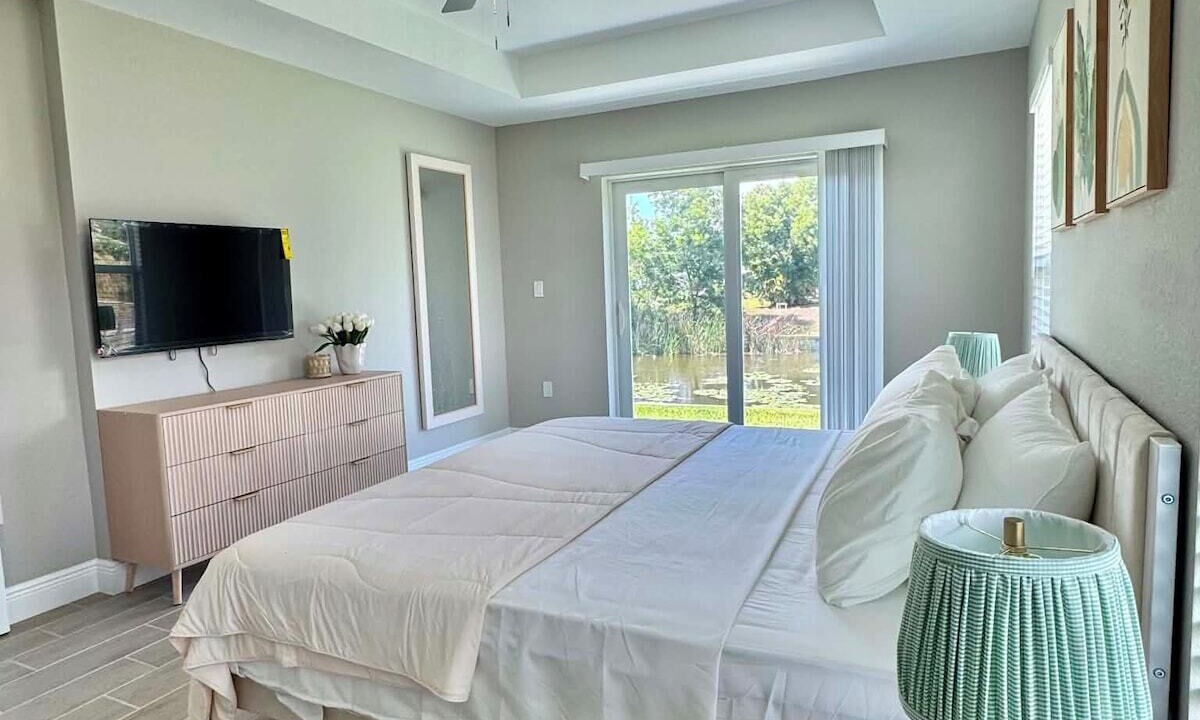 Photo of Bedroom in Diplomat