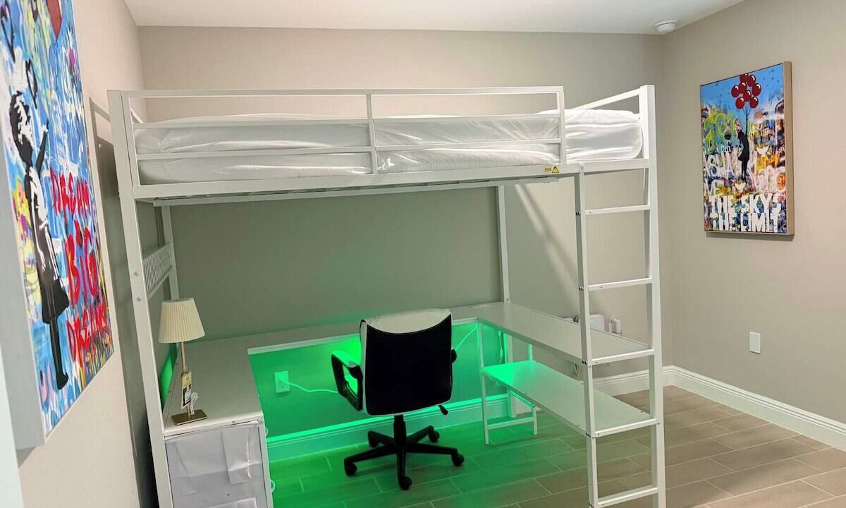Photo of Bedroom in Diplomat