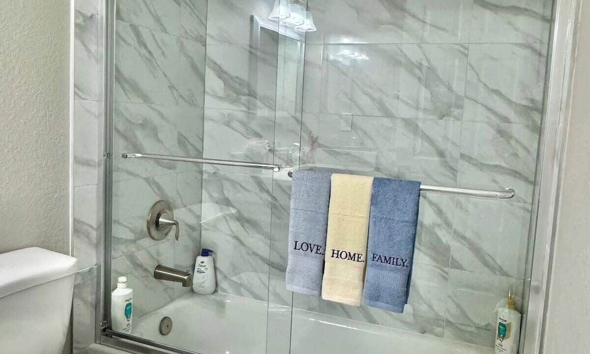 Photo of Bathroom in Diplomat