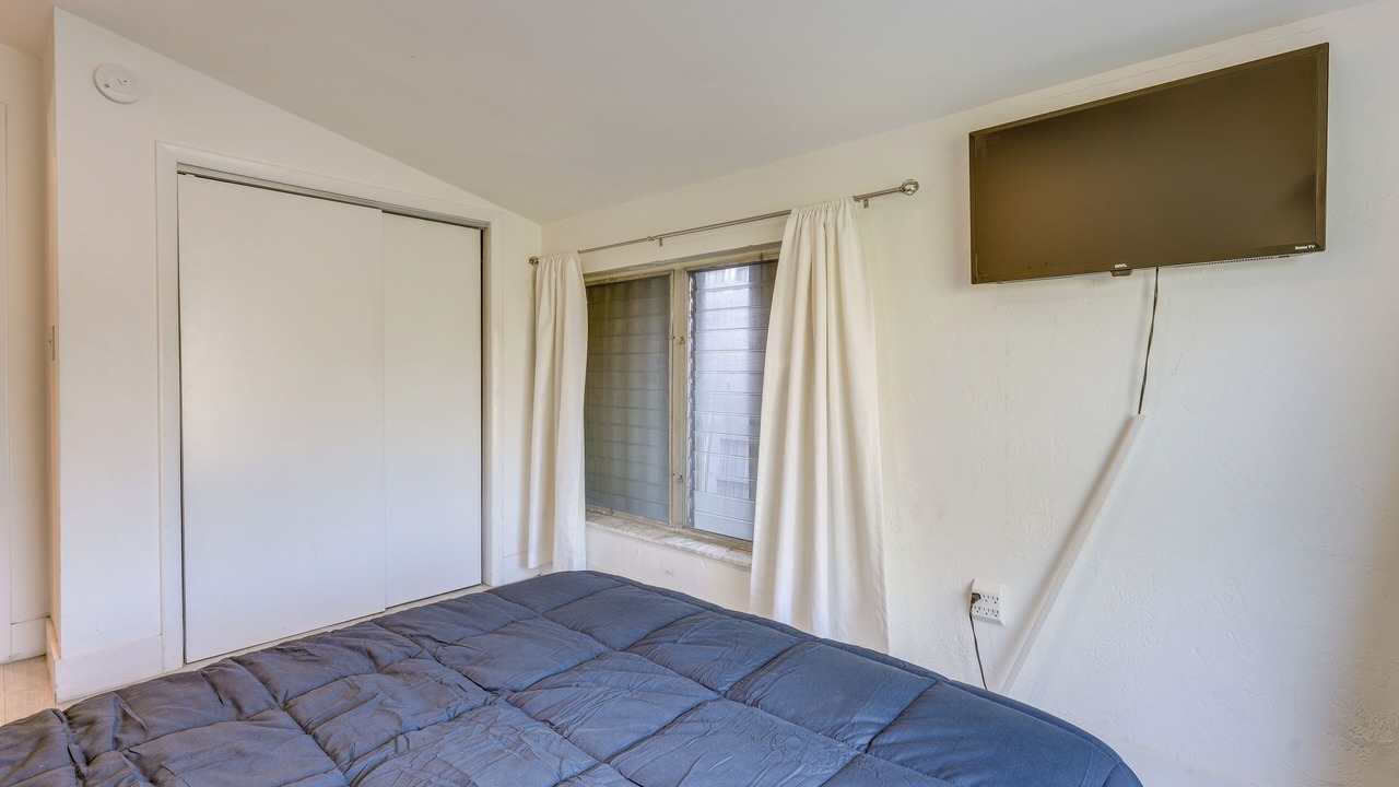 Photo of Bedroom in North Central Hollywood