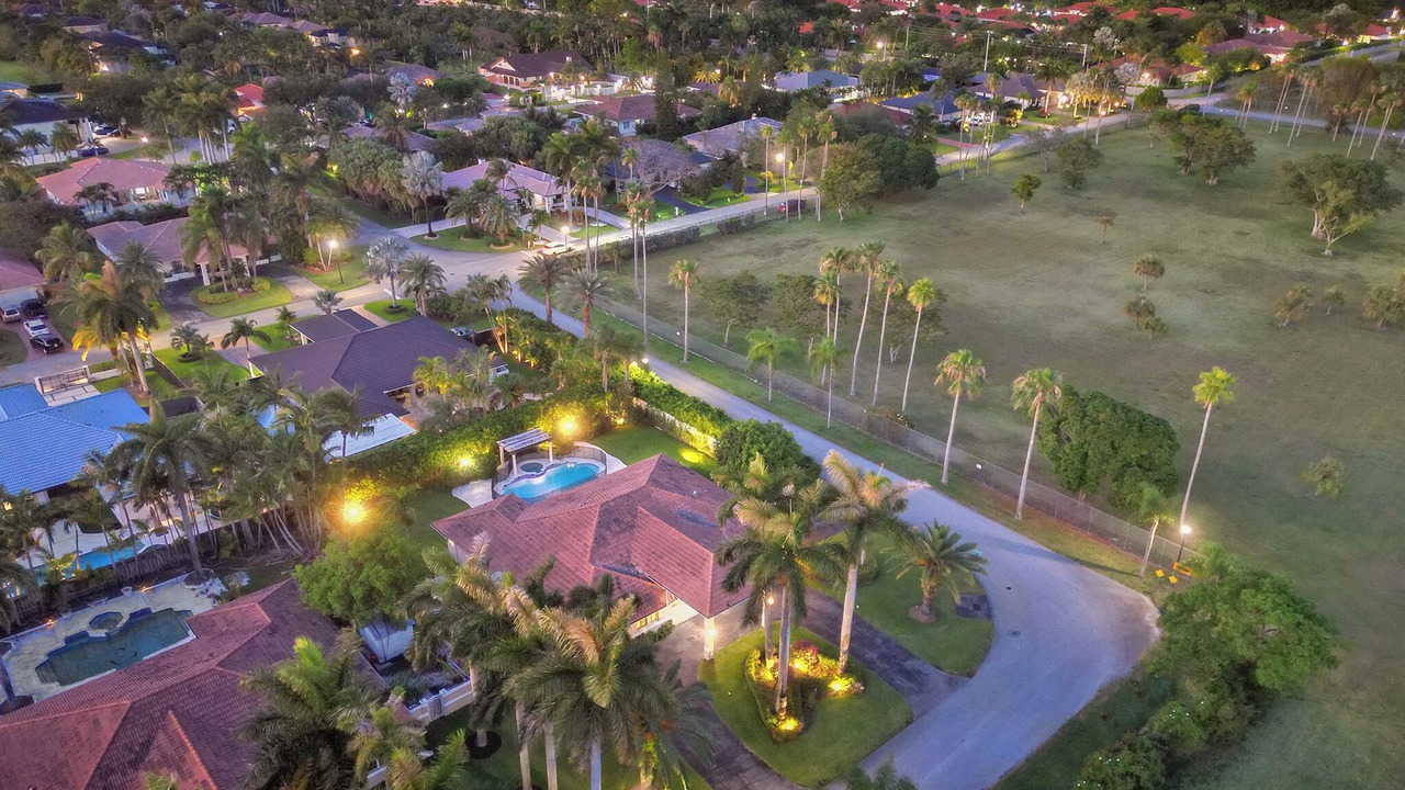 Photo of Outdoor in Kendale Lakes