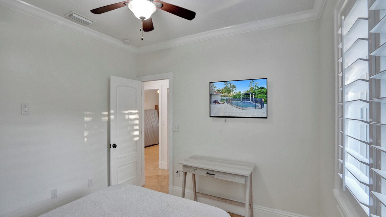 Photo of Bedroom in Kendale Lakes