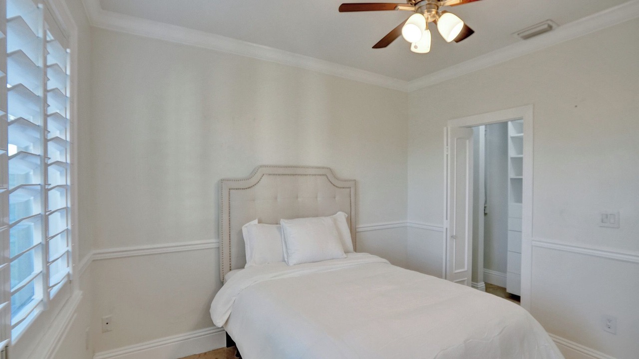 Photo of Bedroom in Kendale Lakes