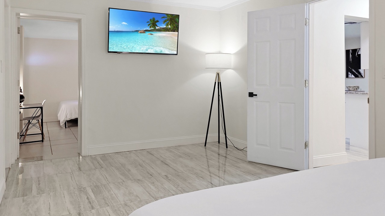 Photo of Bedroom in Town N County Park