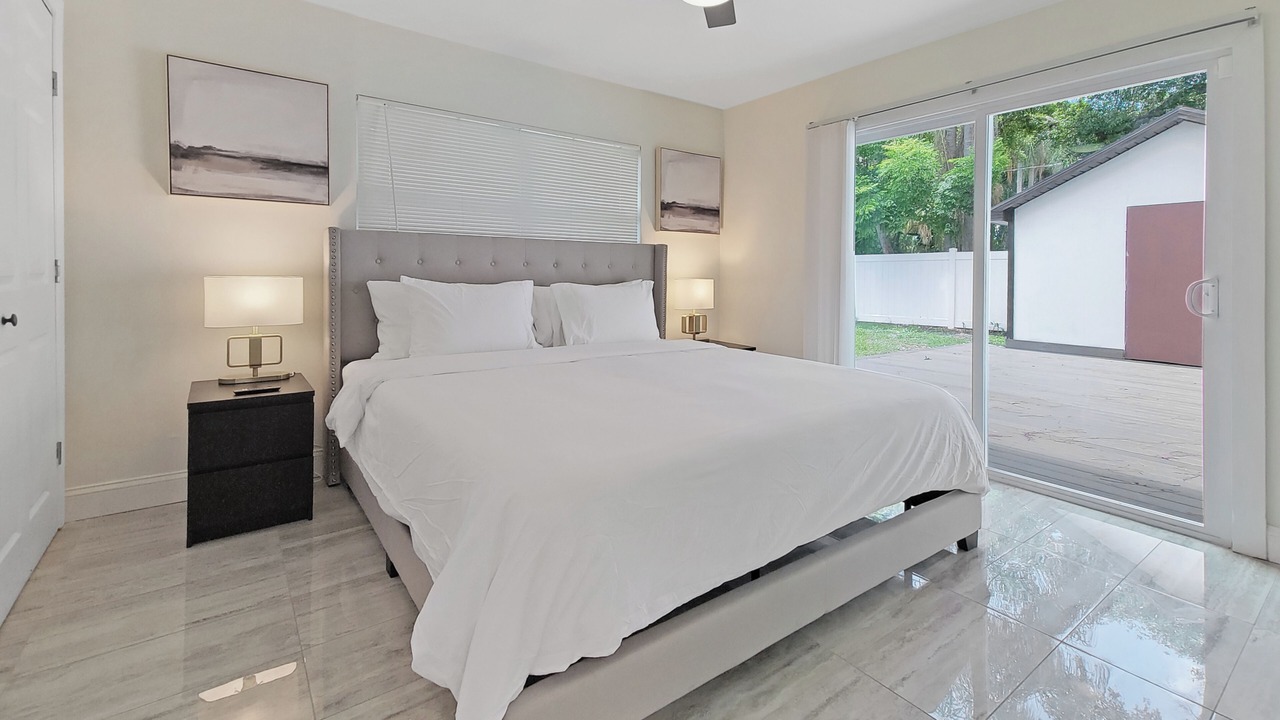 Photo of Bedroom in Town N County Park