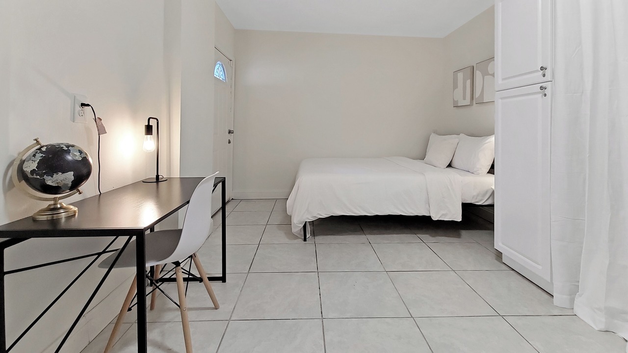 Photo of Bedroom in Town N County Park