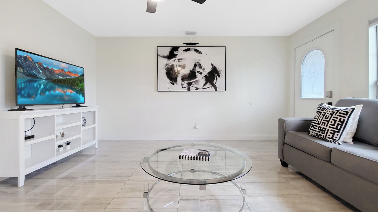 Photo of Livingroom in Town N County Park