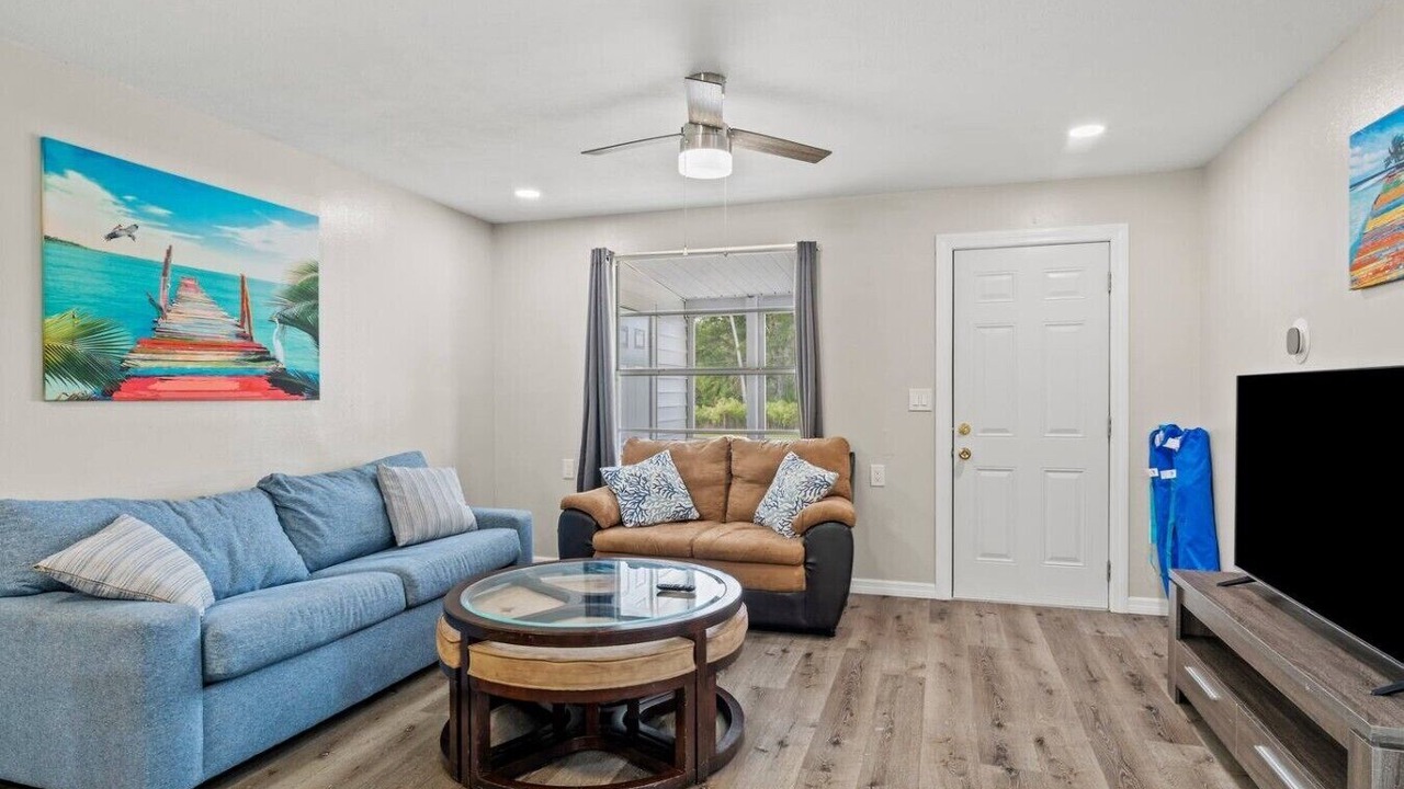 Photo of Livingroom in Englewood