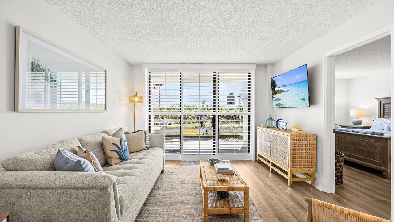 Photo of Livingroom in Hutchinson Island South