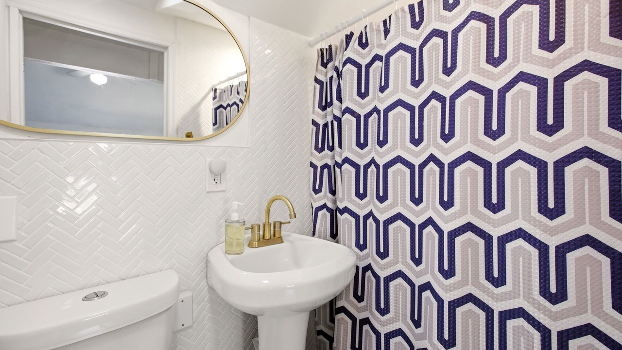 Photo of Bathroom in Poiciana Park II