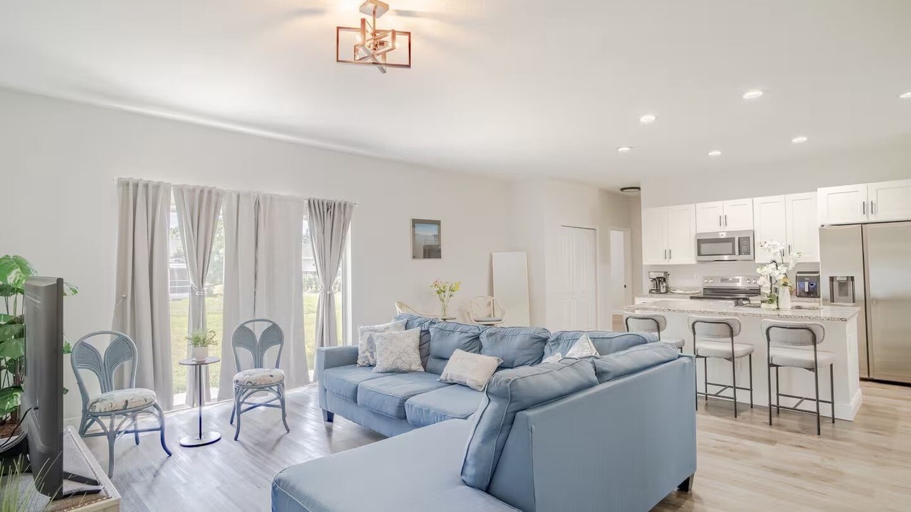 Photo of Livingroom in Gulf Cove