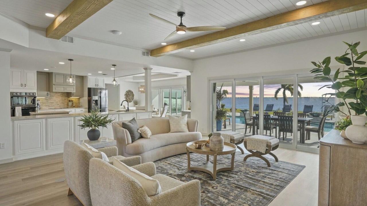 Photo of Livingroom in Caloosahatchee