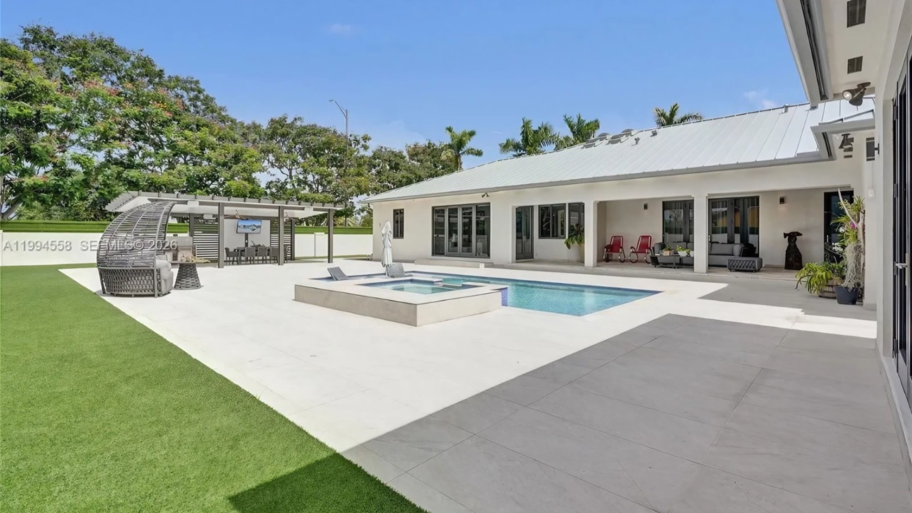 Photo of Outdoor in Tamiami