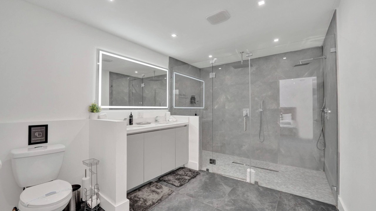 Photo of Bathroom in Hollywood Hills