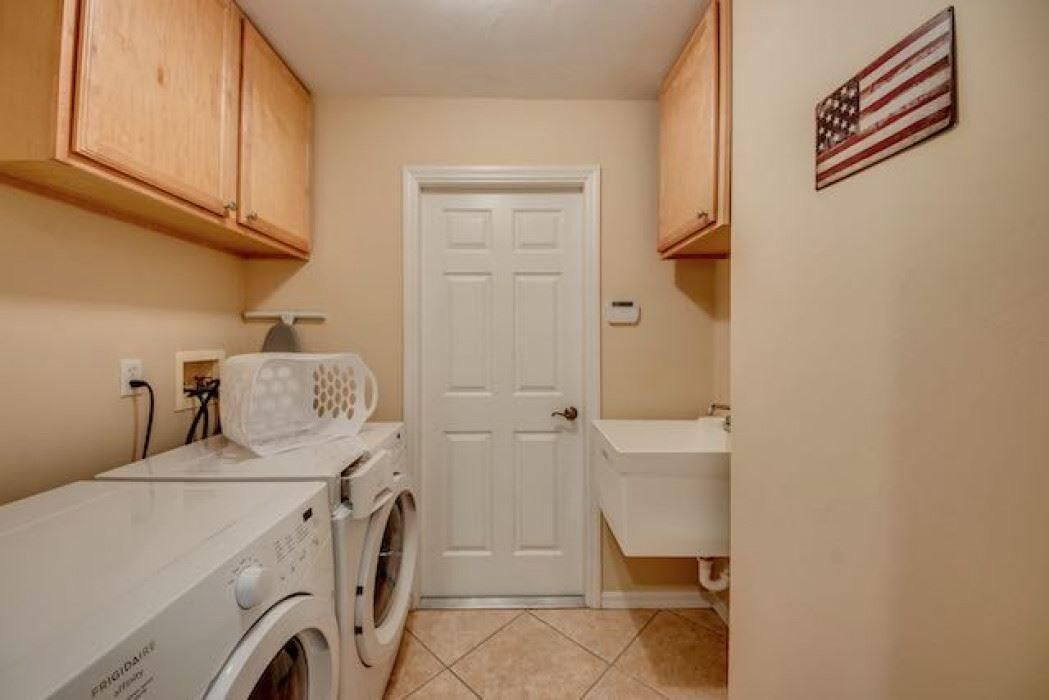 Photo of Bathroom in Diplomat