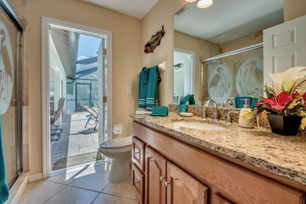 Photo of Bathroom in Diplomat