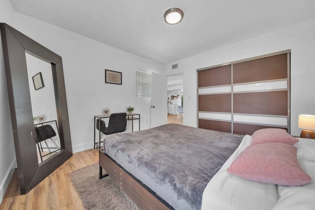 Photo of Bedroom in North Miami