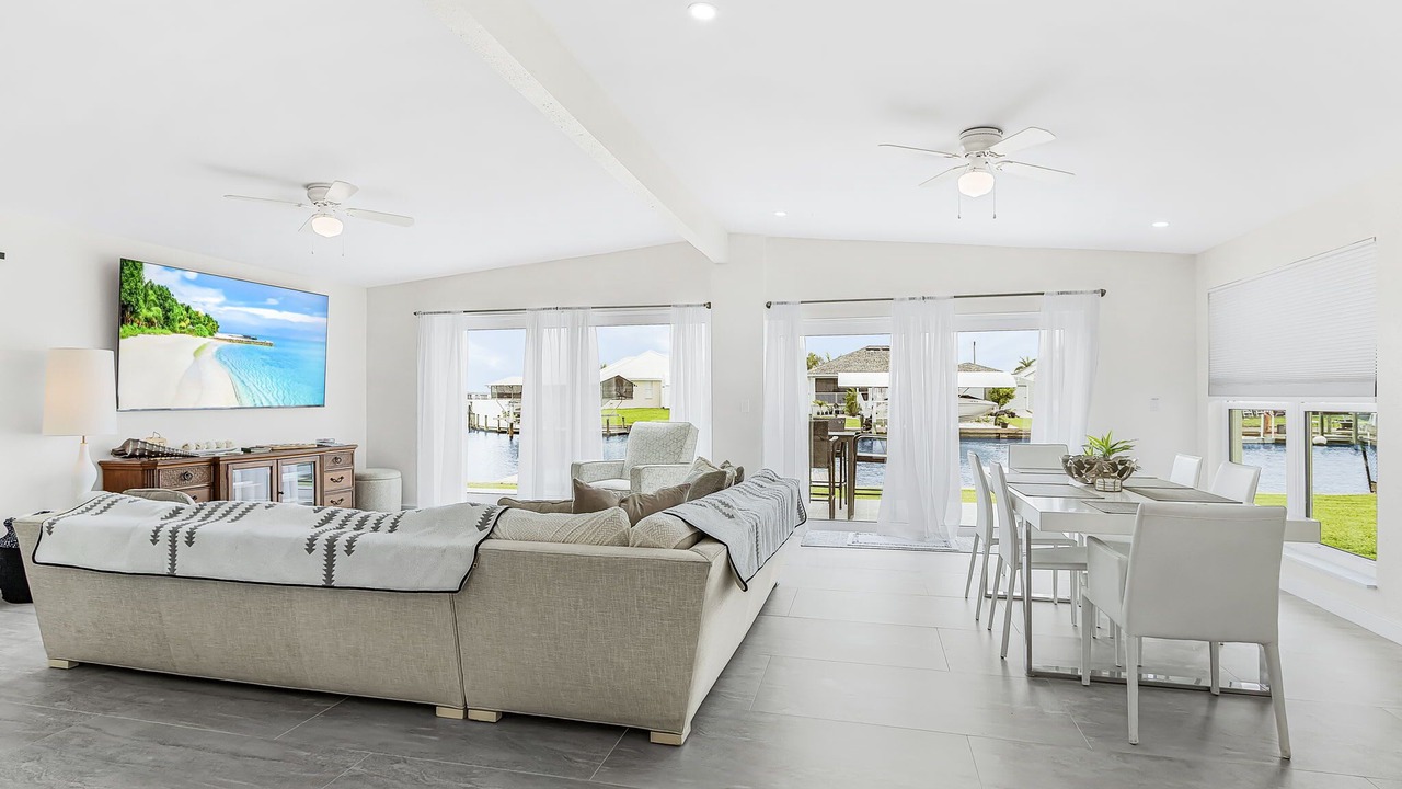 Photo of Livingroom in Gulf Cove