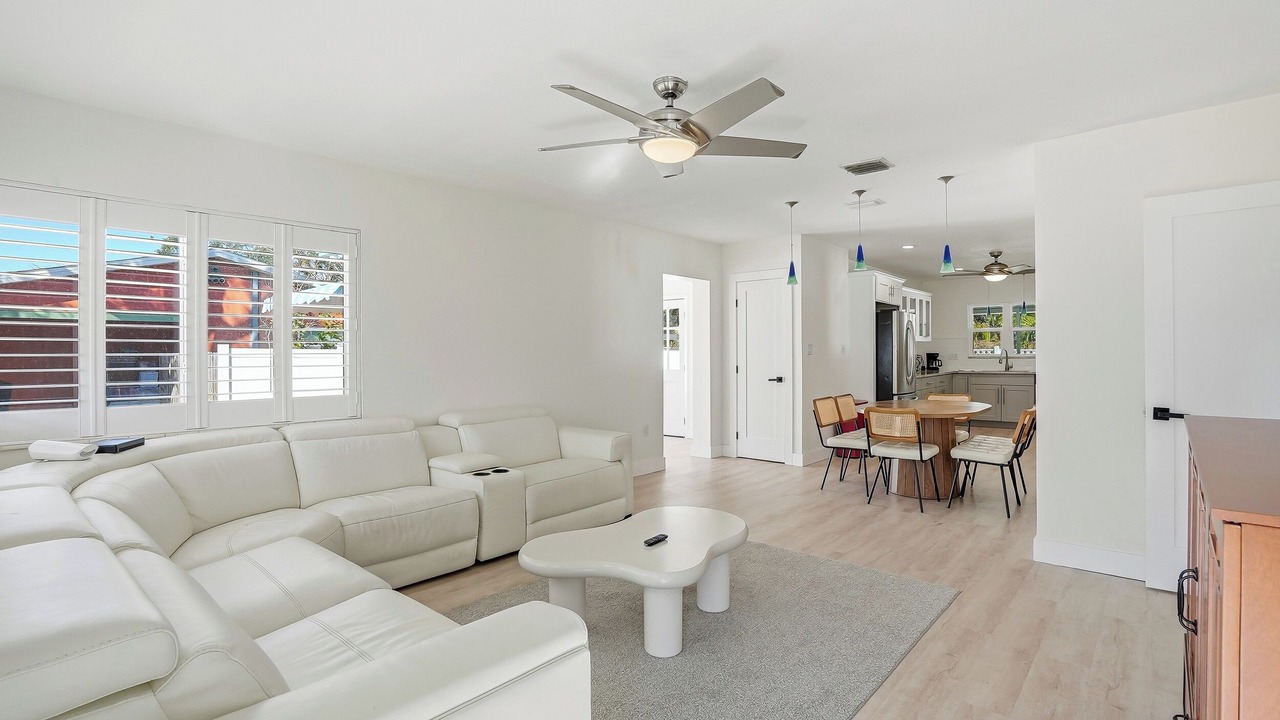 Photo of Livingroom in Bayview