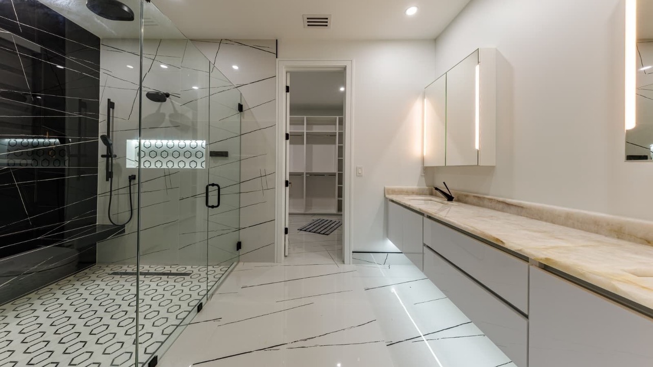 Photo of Bathroom in Joel
