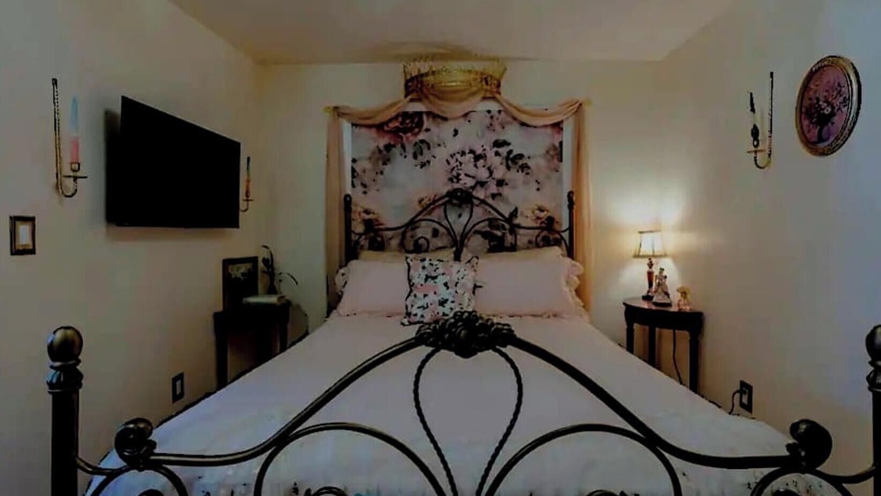 Photo of Bedroom in North Andrews Gardens