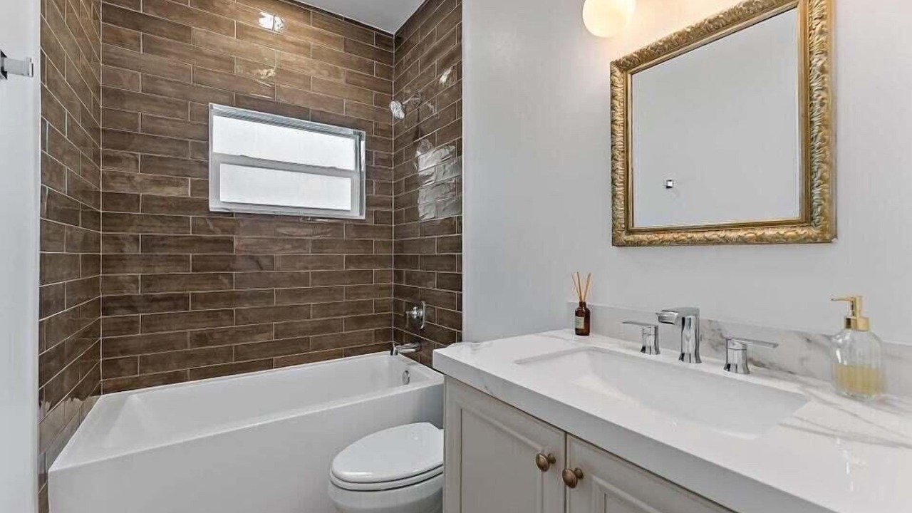 Photo of Bathroom in Eastview Manor