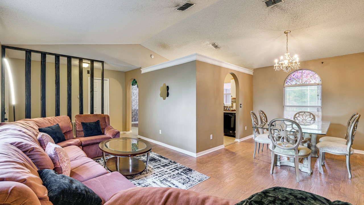 Photo of Livingroom in Sunridge Woods