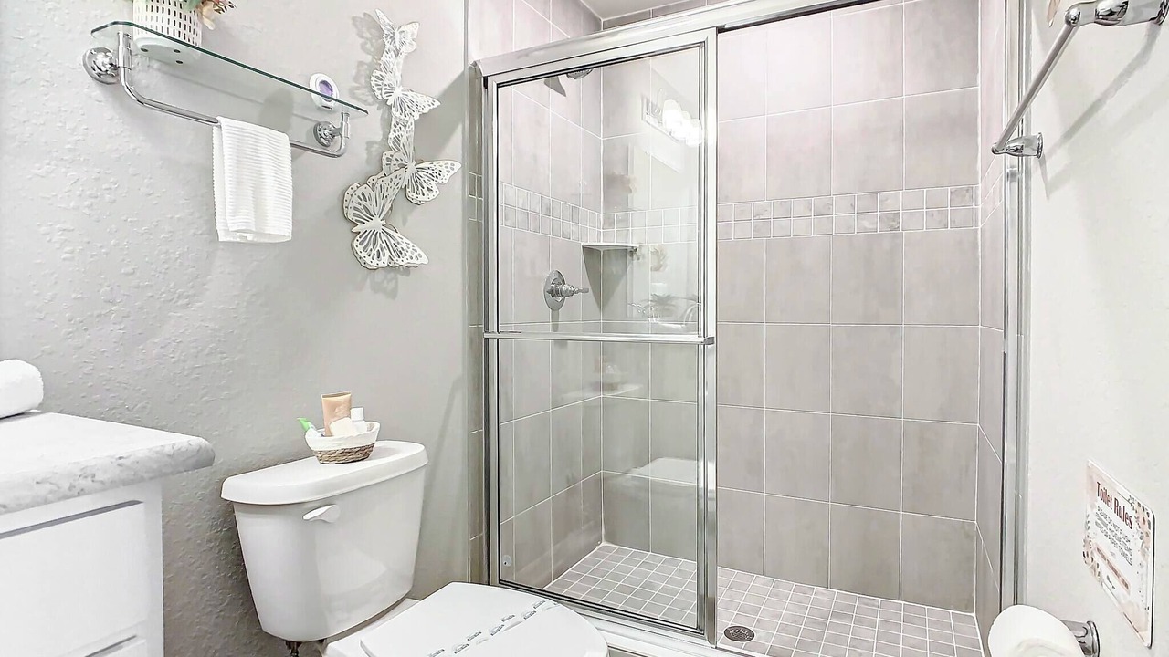 Photo of Bathroom in Auburndale